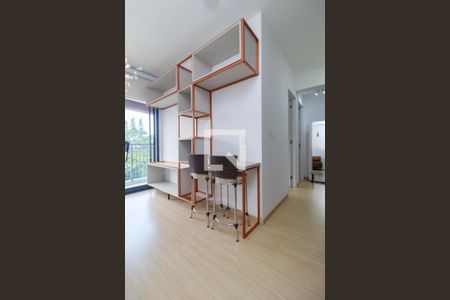 Sala de apartamento para alugar com 2 quartos, 45m² em Santo Amaro, São Paulo