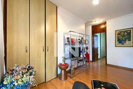 Sala de TV de apartamento à venda com 4 quartos, 250m² em Santo Agostinho, Belo Horizonte