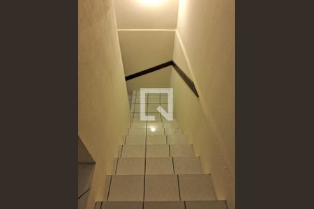 Escada de casa para alugar com 2 quartos, 50m² em Guajuviras, Canoas