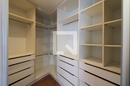Closet do Quarto 1 de casa à venda com 3 quartos, 250m² em Piraporinha, Diadema