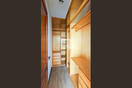 Closet de apartamento para alugar com 4 quartos, 119m² em Serra, Belo Horizonte