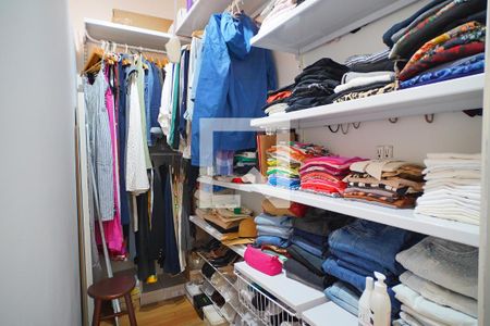 Closet  de apartamento à venda com 2 quartos, 62m² em Jardim São Pedro, Porto Alegre
