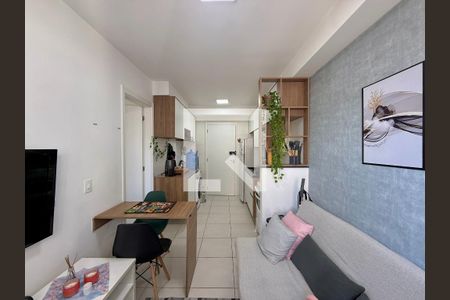 Sala de casa de condomínio para alugar com 1 quarto, 28m² em Jardim Caravelas, São Paulo