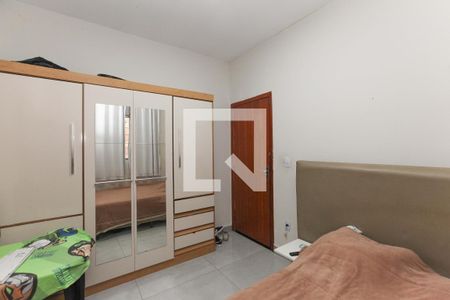 Casa à venda com 3 quartos, 180m² em Industrial, Contagem