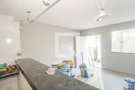 Sala/Cozinha de casa para alugar com 2 quartos, 75m² em Marechal Hermes, Rio de Janeiro