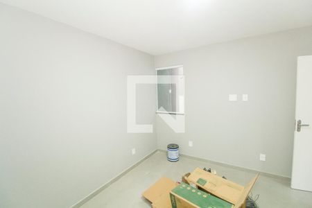 Quarto 1 de casa para alugar com 2 quartos, 75m² em Marechal Hermes, Rio de Janeiro