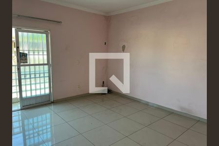 Quarto de casa para alugar com 5 quartos, 200m² em Padre Miguel, Rio de Janeiro