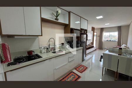 Sala - Cozinha de casa para alugar com 3 quartos, 130m² em Vila Camilópolis, Santo André