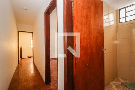 Corredor de casa para alugar com 2 quartos, 120m² em Jardim Clementino, Taboão da Serra