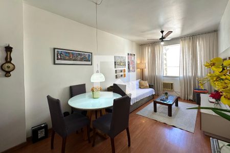 Apartamento à venda com 2 quartos, 71m² em Leme, Rio de Janeiro