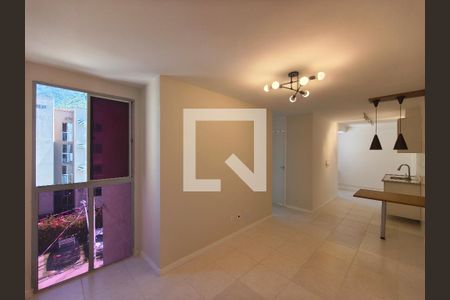 Apartamento à venda com 2 quartos, 45m² em Camorim, Rio de Janeiro