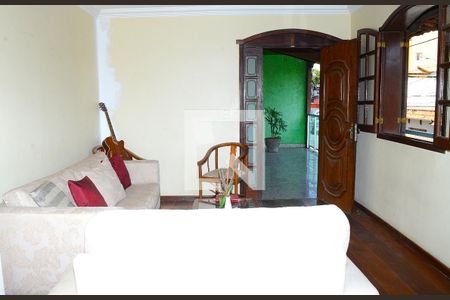 Sala de casa para alugar com 1 quarto, 220m² em Goiânia, Belo Horizonte
