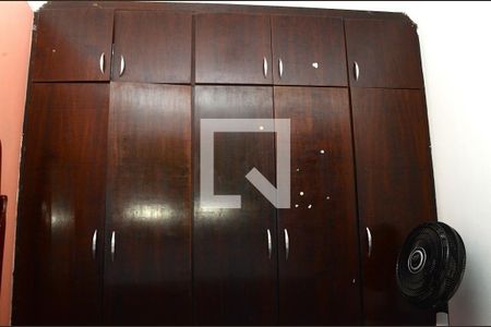 Quarto 1 - Armários de casa para alugar com 1 quarto, 220m² em Goiânia, Belo Horizonte