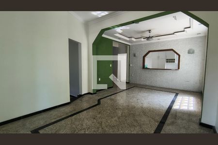 Sala de casa de condomínio para alugar com 4 quartos, 228m² em Vargem Pequena, Rio de Janeiro