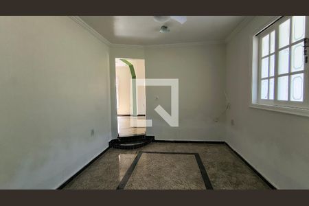 Sala  de casa de condomínio para alugar com 4 quartos, 228m² em Vargem Pequena, Rio de Janeiro