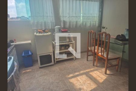 Foto 13 de casa à venda com 4 quartos, 200m² em Vila Romero, São Paulo