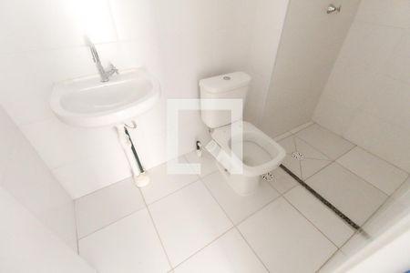 Banheiro de apartamento para alugar com 1 quarto, 25m² em Itaquera, São Paulo