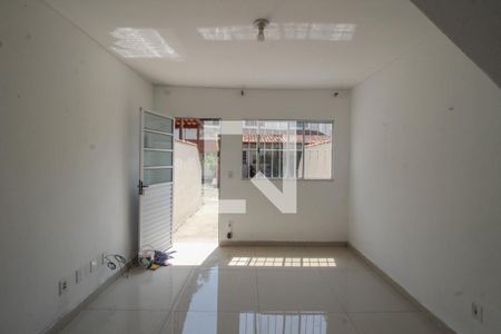 Sala de casa para alugar com 2 quartos, 57m² em Rodilândia, Nova Iguaçu