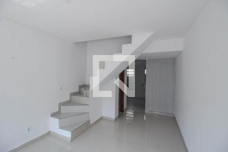 Sala de casa para alugar com 2 quartos, 57m² em Rodilândia, Nova Iguaçu