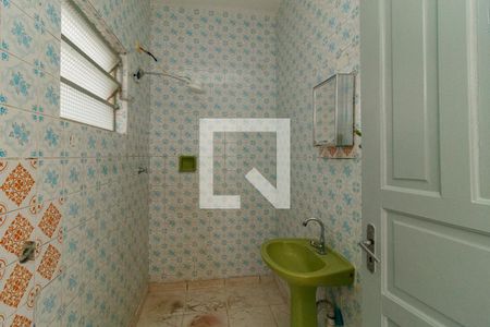 Banheiro de casa de condomínio para alugar com 1 quarto, 60m² em Vila Medeiros, São Paulo