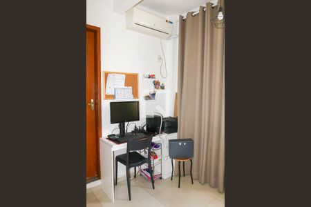 Quarto Suíte de casa de condomínio à venda com 3 quartos, 150m² em Quintino Bocaiúva, Rio de Janeiro