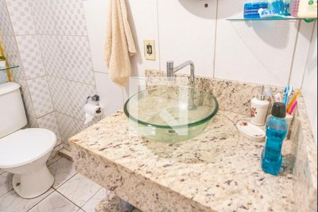 Banheiro  de apartamento à venda com 2 quartos, 50m² em Vila Bela Vista, Santo André