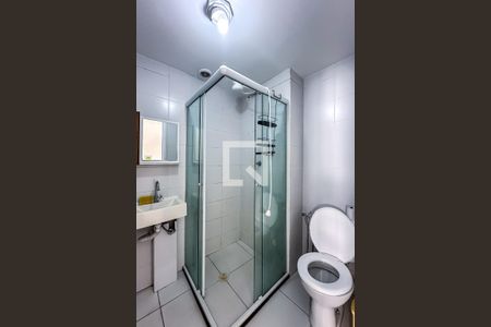 Banheiro de kitnet/studio para alugar com 1 quarto, 27m² em Mooca, São Paulo