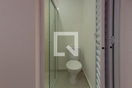 Banheiro de kitnet/studio para alugar com 1 quarto, 18m² em Vila Butantã, São Paulo
