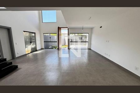 Casa à venda com 3 quartos, 339m² em Vargem Grande, Rio de Janeiro