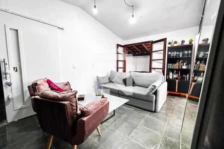 Casa para alugar com 4 quartos, 196m² em Chácara Flora, São Paulo