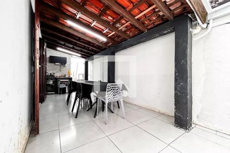 Casa para alugar com 4 quartos, 196m² em Chácara Flora, São Paulo