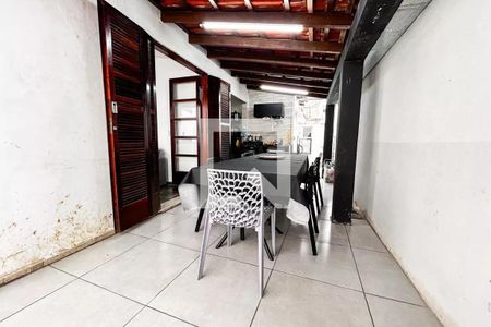 Casa para alugar com 4 quartos, 196m² em Chácara Flora, São Paulo