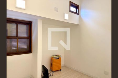 Casa à venda com 4 quartos, 252m² em Alphaville, Santana de Parnaíba