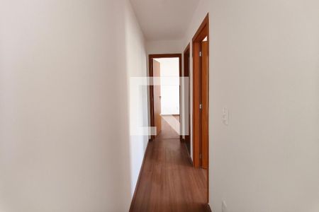 Corredor - Quartos de apartamento para alugar com 2 quartos, 43m² em Vila Satúrnia, Campinas
