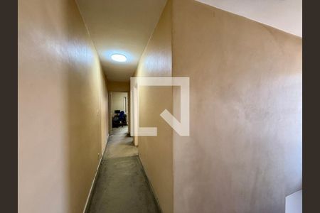 Corredor Quartos  de casa à venda com 3 quartos, 137m² em Jardim Aeroporto, São Paulo