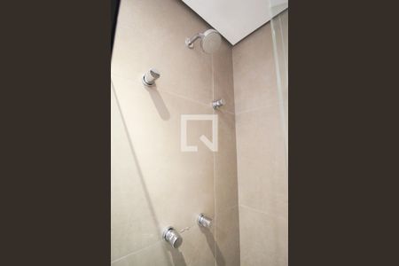 Banheiro de kitnet/studio à venda com 1 quarto, 28m² em Moema, São Paulo