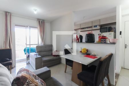 Sala de apartamento para alugar com 2 quartos, 48m² em Vila Carmosina, São Paulo