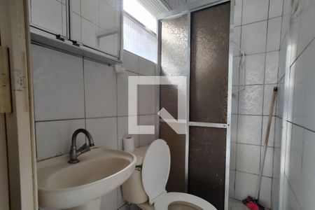 Banheiro de kitnet/studio para alugar com 1 quarto, 32m² em Aviação, Praia Grande