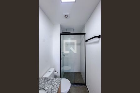 Banheiro de kitnet/studio para alugar com 1 quarto, 25m² em Belenzinho, São Paulo