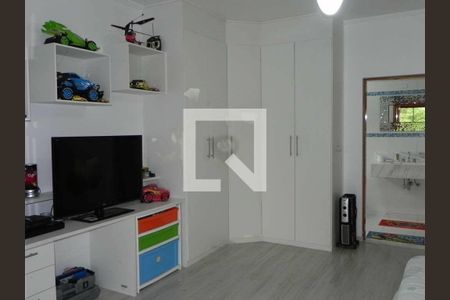 Casa de Condomínio para alugar com 5 quartos, 890m² em Nova Fazendinha, Carapicuíba