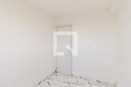 Quarto 2 de apartamento para alugar com 2 quartos, 43m² em Vila da Oportunidade, Carapicuíba