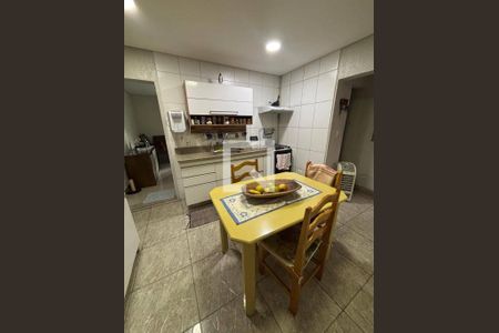 Casa à venda com 3 quartos, 270m² em Parque João Ramalho, Santo André