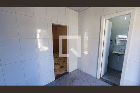 Cozinha de casa à venda com 1 quarto, 45m² em Cordovil, Rio de Janeiro