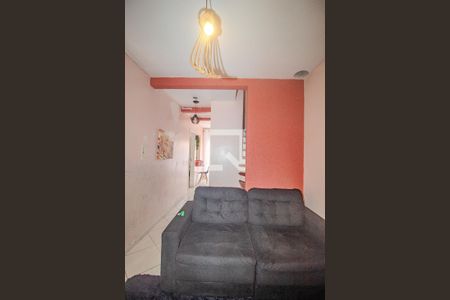 Sala de casa de condomínio à venda com 3 quartos, 99m² em Guarujá, Porto Alegre