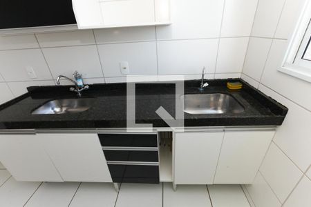 Cozinha de apartamento para alugar com 2 quartos, 52m² em Araguaia, Belo Horizonte