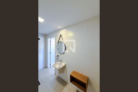 Banheiro Social de kitnet/studio para alugar com 1 quarto, 25m² em Vila Mariana, São Paulo