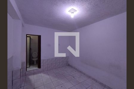 Quarto de casa à venda com 16 quartos, 300m² em Vila Liviero, São Paulo