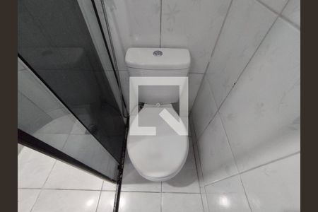 Banheiro - torneira de casa à venda com 16 quartos, 300m² em Vila Liviero, São Paulo