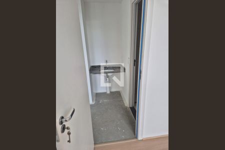 Banheiro de apartamento à venda com 2 quartos, 37m² em Centro, Guarulhos