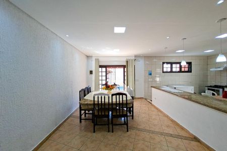 Sala de casa para alugar com 3 quartos, 150m² em Vilamar, Praia Grande